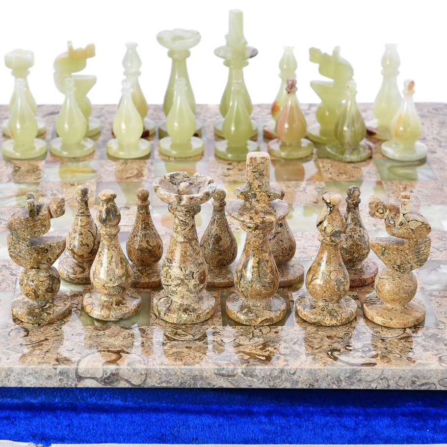 Шахматы каменные "Триада" оникс и ракушечник 40 купить в Москве