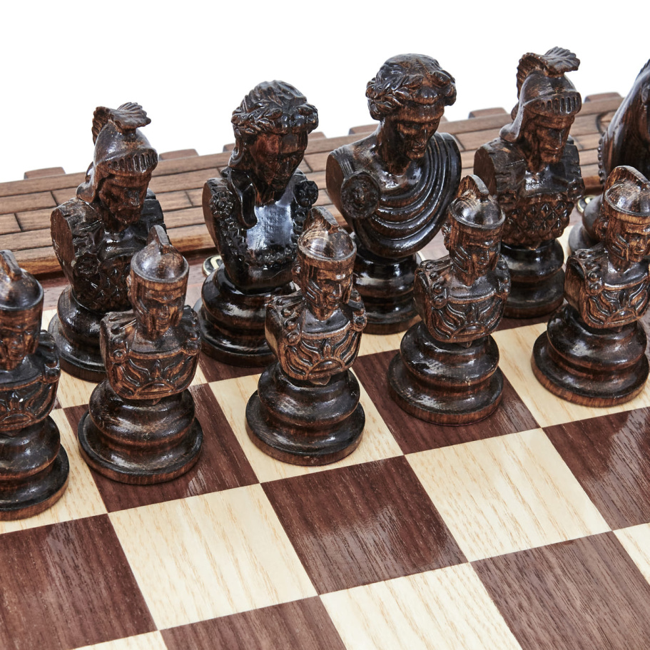 Шахматы резные в ларце " Замок Барсьенсе " , Harutyunyan купить в Москве
