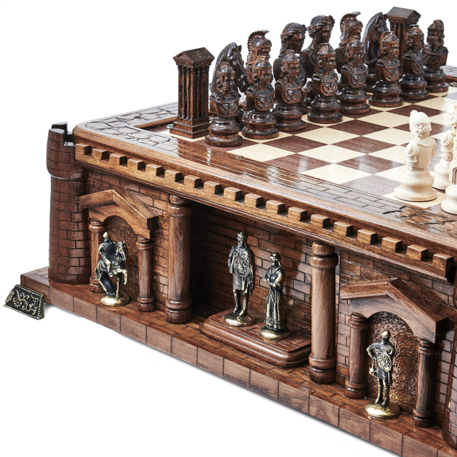 Шахматы резные в ларце " Замок Барсьенсе " , Harutyunyan купить в Москве